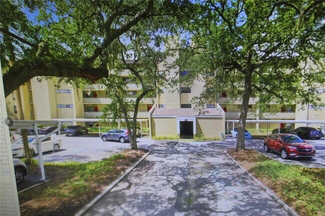 Foto del edificio - 13626 Greenfield Dr