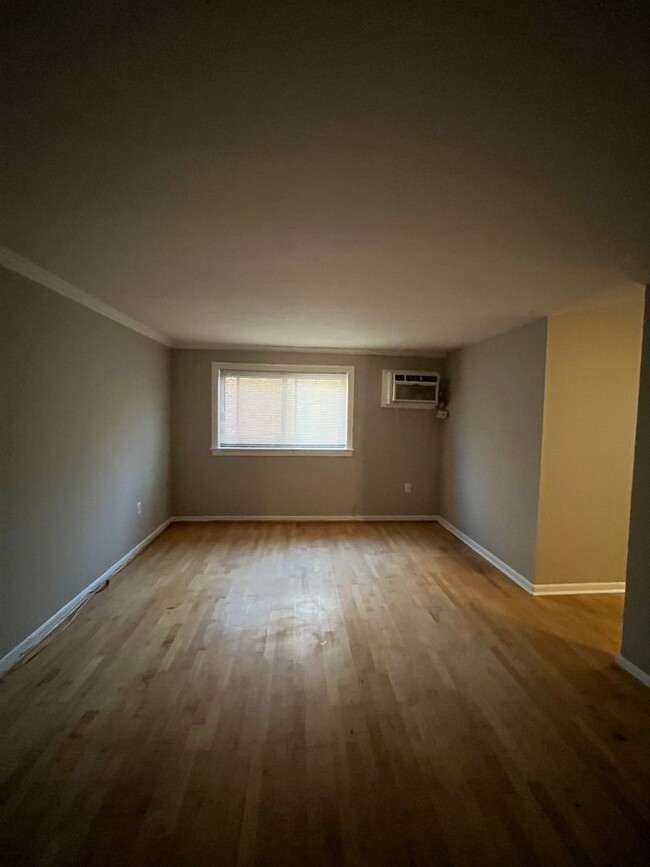 Building Photo - NEWLY AVAILABLE - RENOVATED 2 BR UNIT IN T...