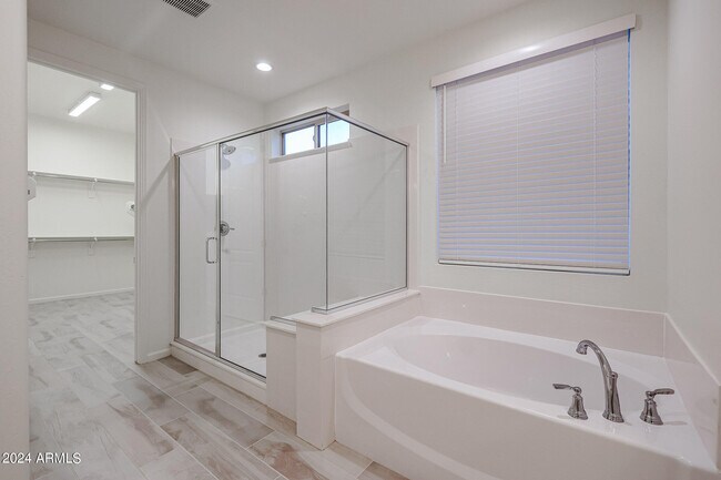 Building Photo - 16737 W la Reata Ave