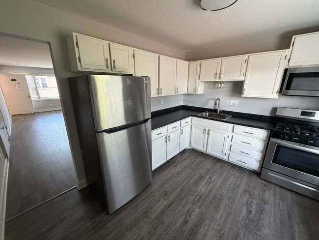 Building Photo - 3001 S 56th St