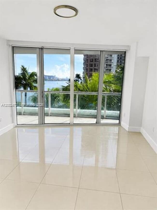 Building Photo - 465 Brickell Ave