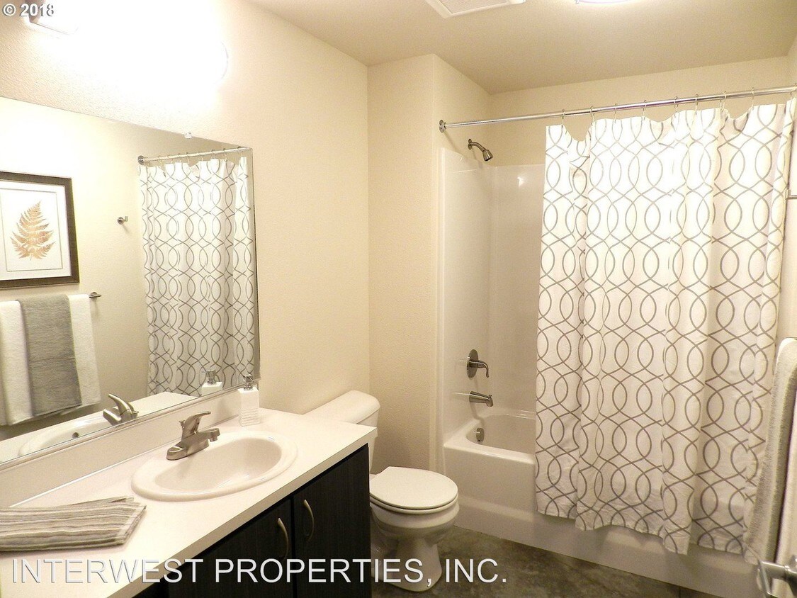 Foto principal - 10038 SE Division St