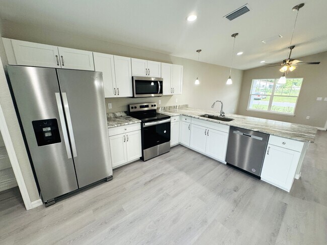 Building Photo - 6574 SE 108th Ln