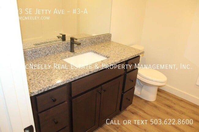 Foto del edificio - 1303 SE Jetty Ave