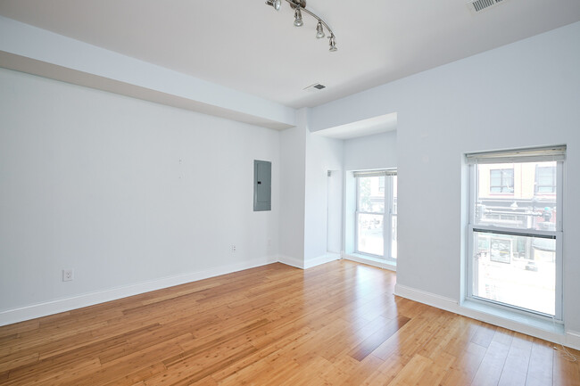 Building Photo - 1305 H St NE