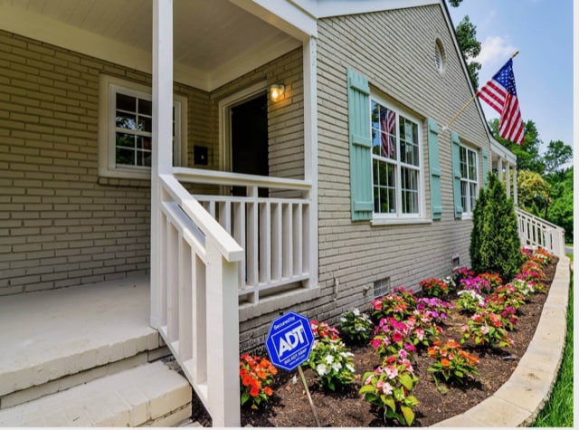 Primary Photo - 2 Bedroom 1 Bathroom Duplex