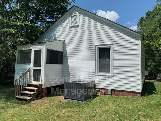 Building Photo - 1009 McCormick St