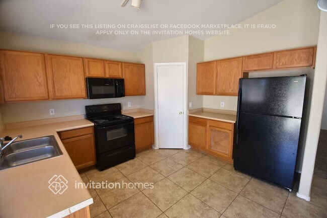 Foto del edificio - 12018 W Aster Dr