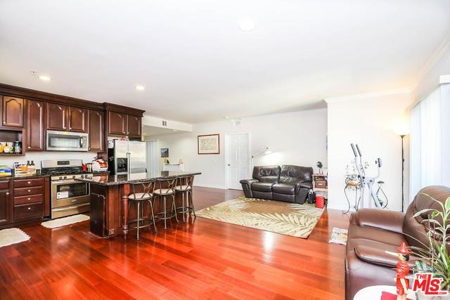 Building Photo - 926 S Manhattan Pl