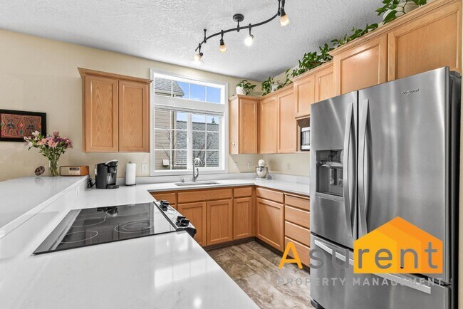 Building Photo - 500 Starflower Ln