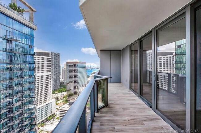 Building Photo - 801 S Miami Ave