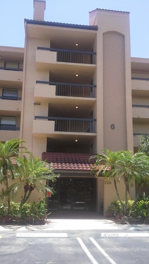 Foto principal - 750 Egret Cir