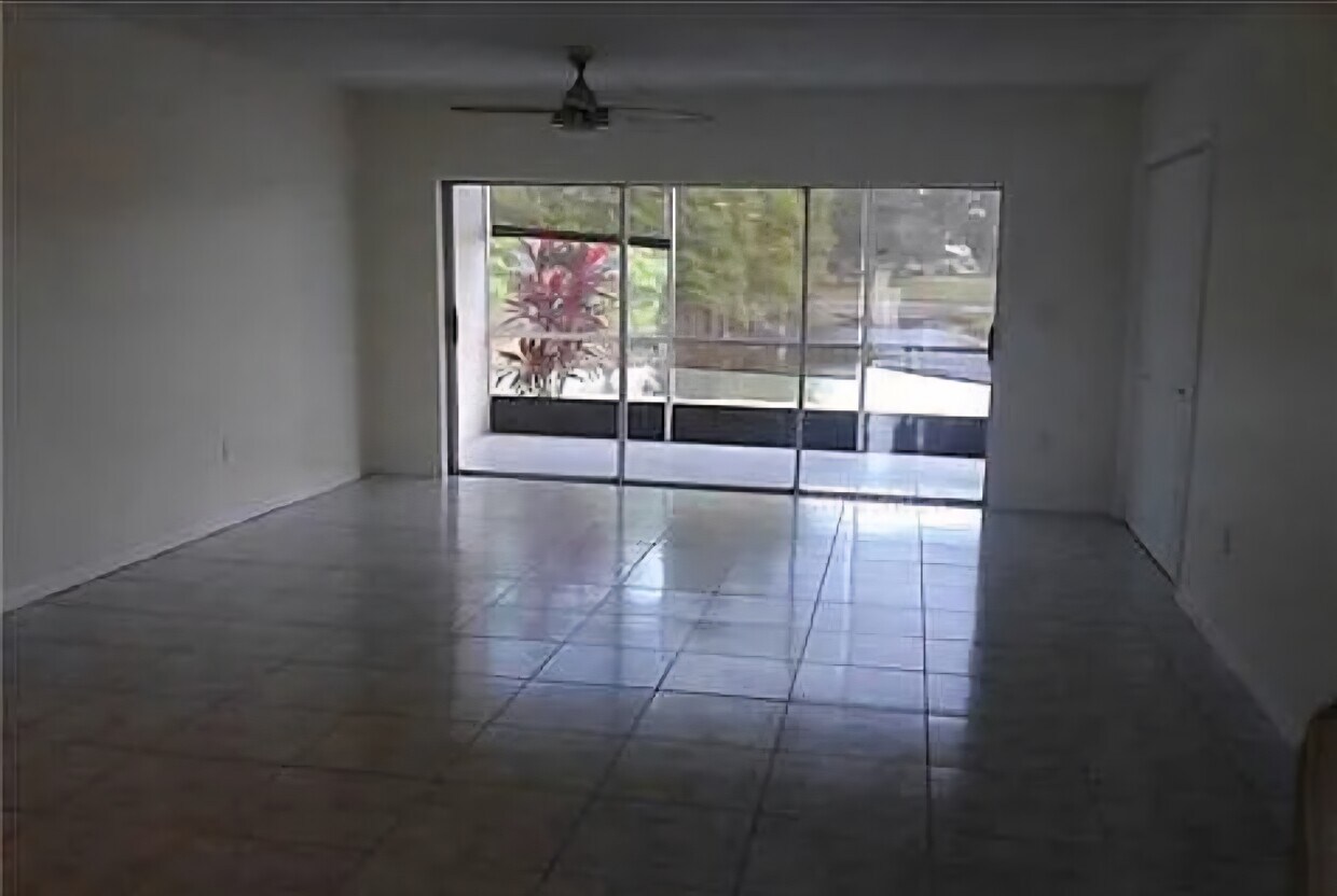 Foto del edificio - 7291 W Country Club Dr N
