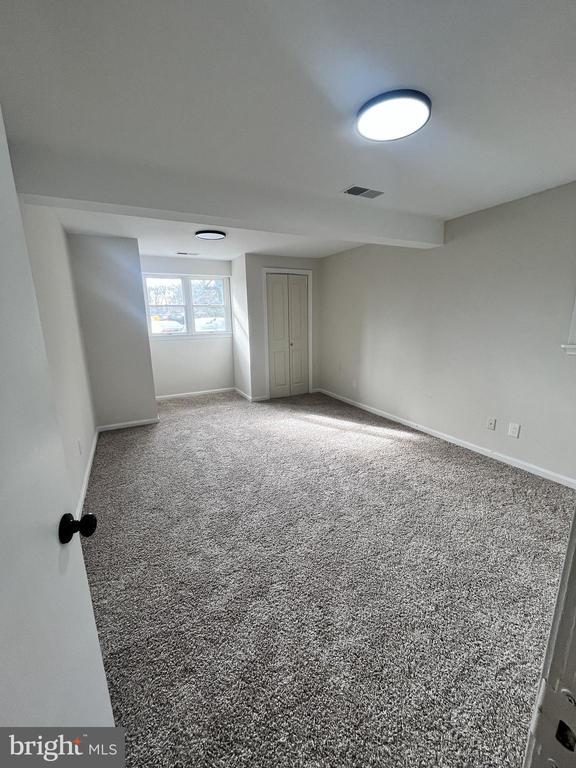 Foto del edificio - 301 Bryan Point Rd