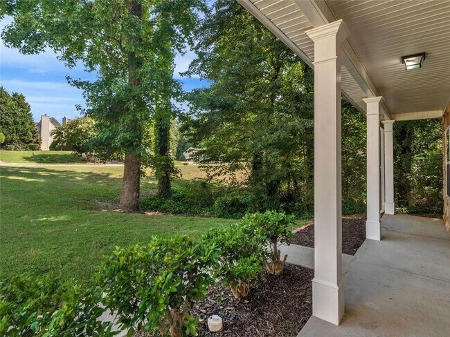 Building Photo - 609 Addison Way