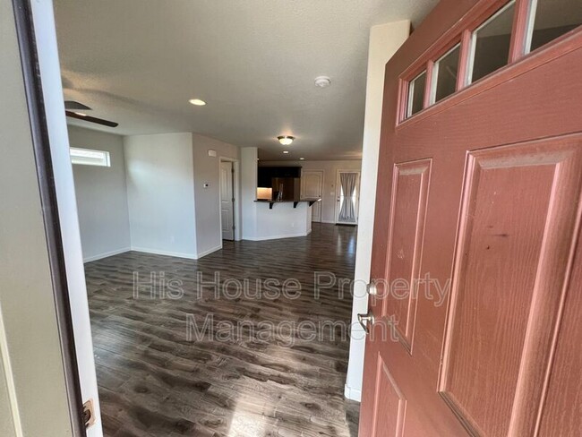 Building Photo - 2509 Shooting Star Way