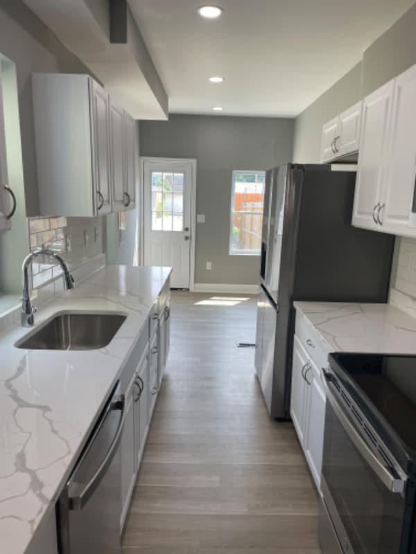 Building Photo - 3417 Chestnut Ave