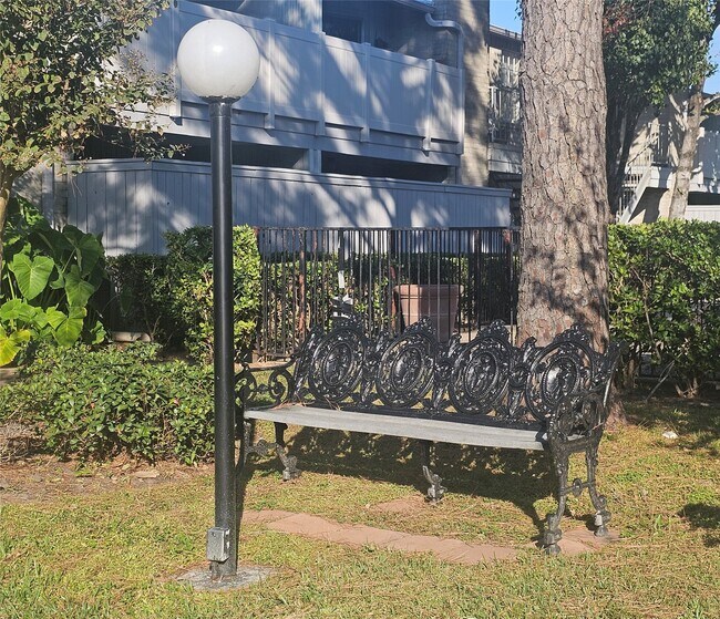 Building Photo - 10689 Braes Bend Dr