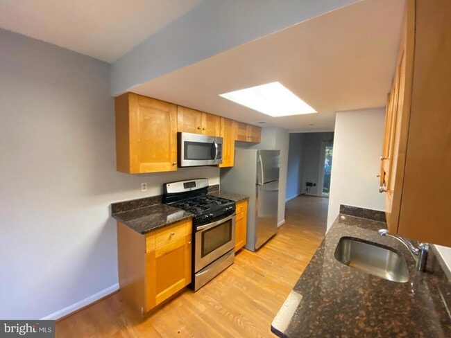 Building Photo - 9244 Sprucewood Rd