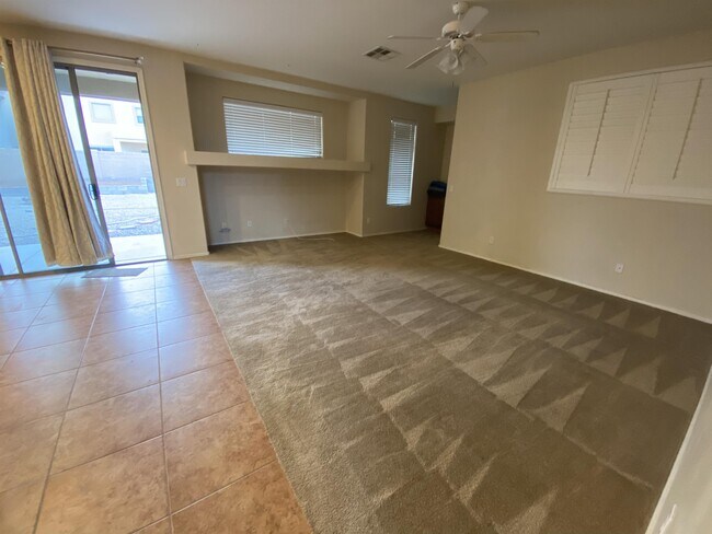 Building Photo - 41293 W Cielo Ln