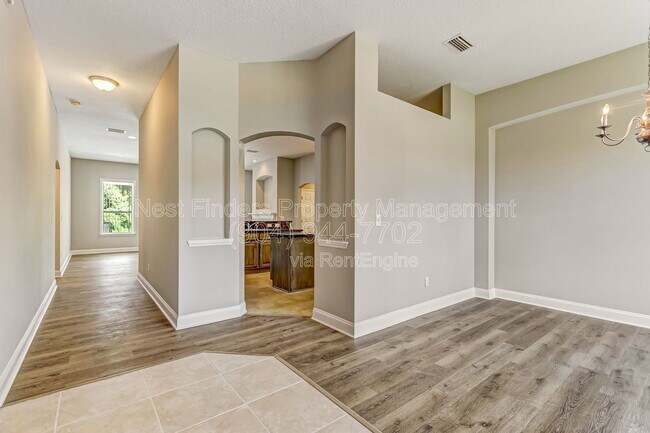 Foto del edificio - 2436 Bonnie Lakes Dr