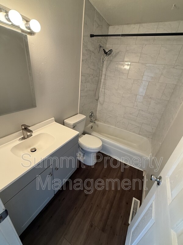 Foto del edificio - 3303 S Holly Ave