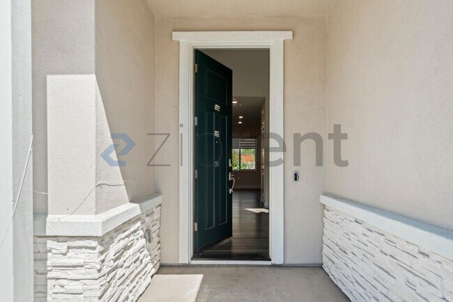 Foto del edificio - 5587 Howell Mountain Ln