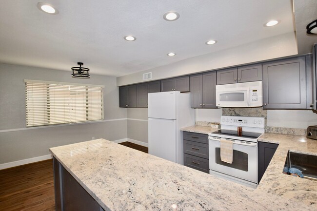 Foto del edificio - Remodeled 4 bedroom Tempe home near ASU