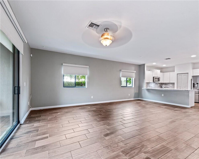 Building Photo - 4230 N Dixie Hwy