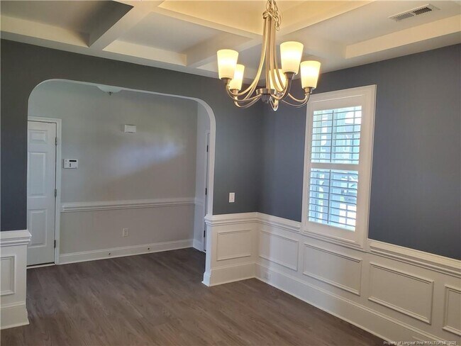 Building Photo - 5717 Pondhaven Dr