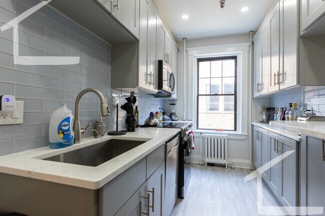 Foto del edificio - 368 Chestnut Hill Ave