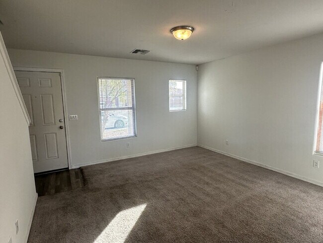 Foto del edificio - 226 W Watson Ct