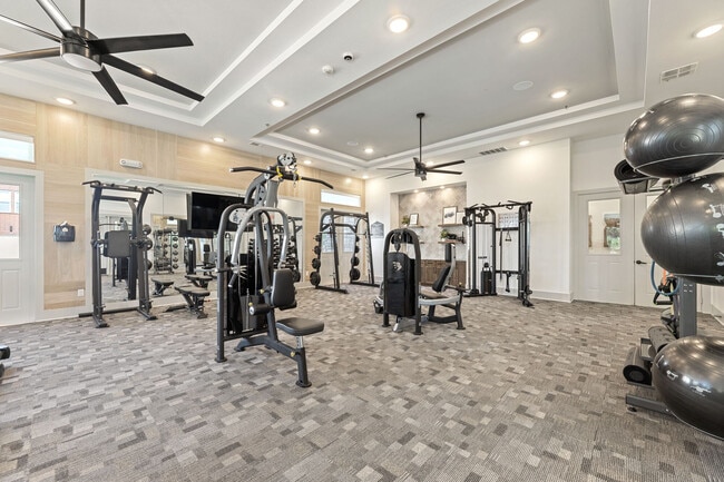 Building Photo - Royalton at Creeks of Legacy