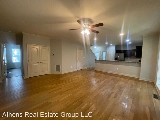 Foto del edificio - 4 br, 4.5 bath House - 115 Appleby Drive