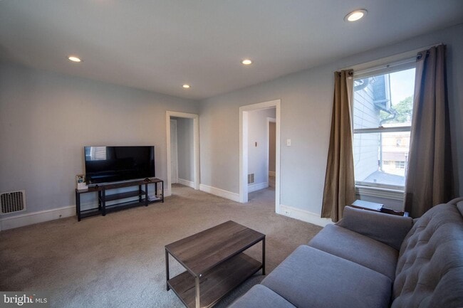 Building Photo - 511 Cinnaminson Ave