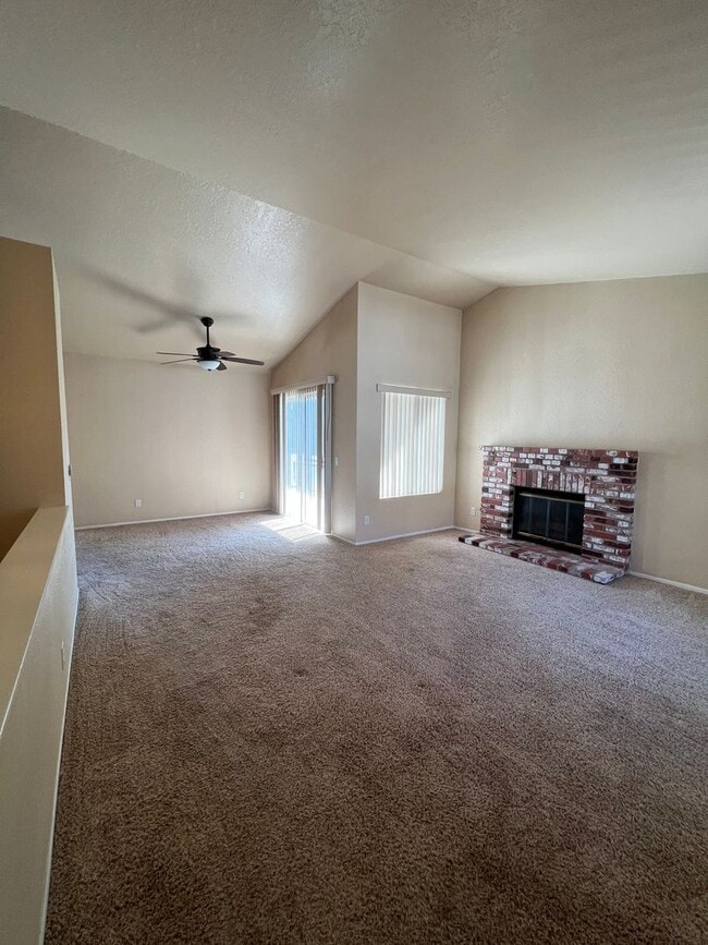 Building Photo - 3 bed, 3 bath single family home