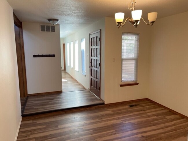 Foto del edificio - 2101 White Cloud St NE