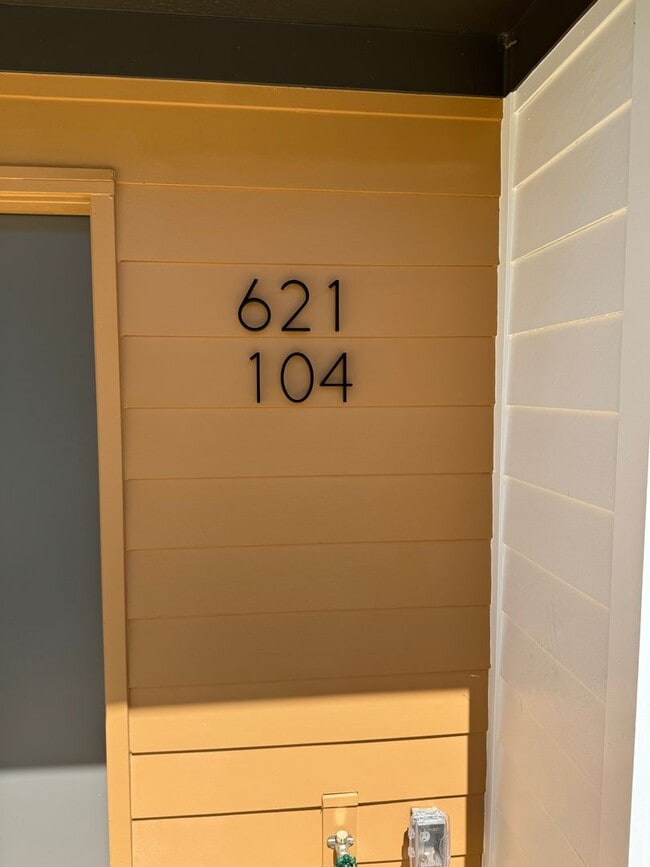 Foto del edificio - 621 Walnut Hts Dr