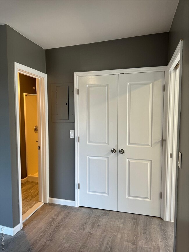 Building Photo - 21 Collegeview Ave