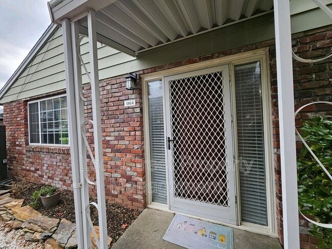 Foto del edificio - 1814 NE 19th St