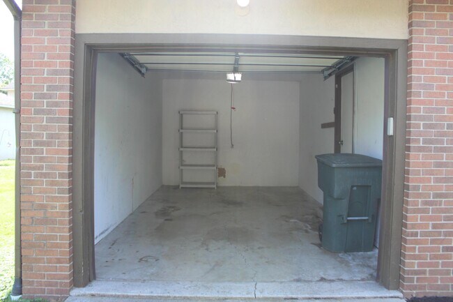 Foto del edificio - 1800 Quarry Ridge Dr