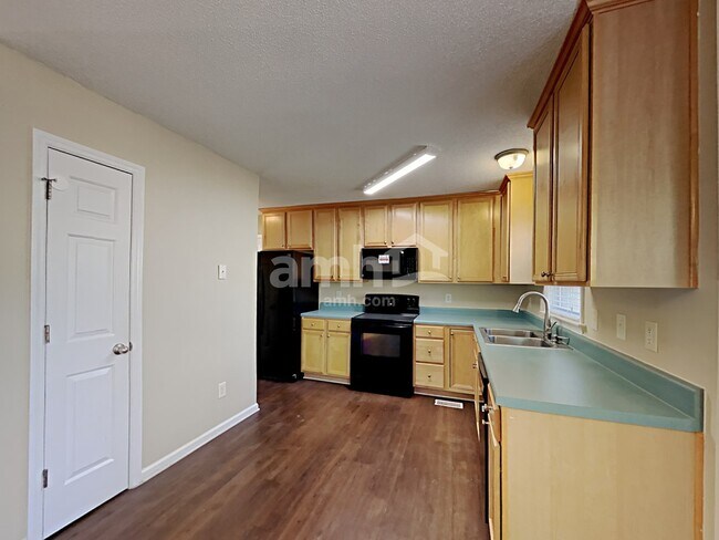 Foto del edificio - 116 Nightshade Ln