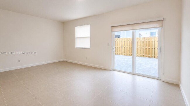 Foto del edificio - 2591 SE 25th Ter
