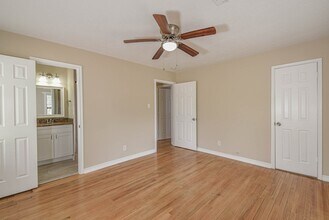 Building Photo - 1509 N San Jacinto St