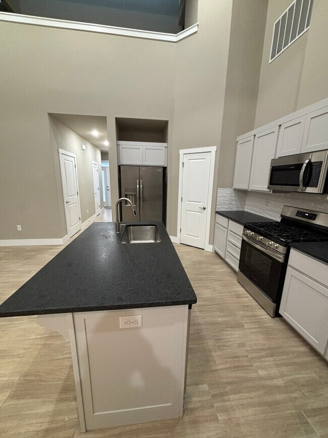 Foto del edificio - 470 Azurite Rd