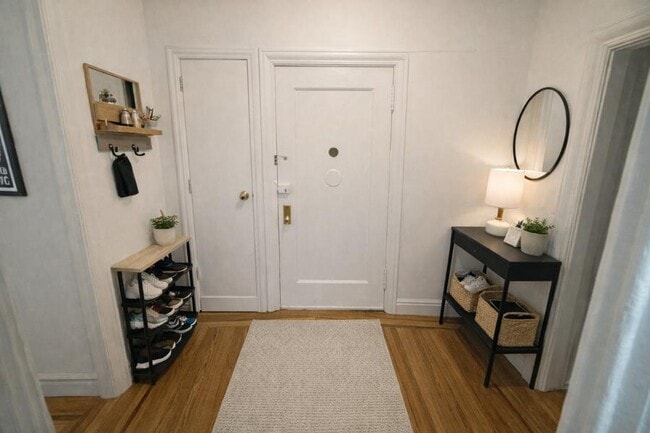 Photo - Payson Avenue Apartment