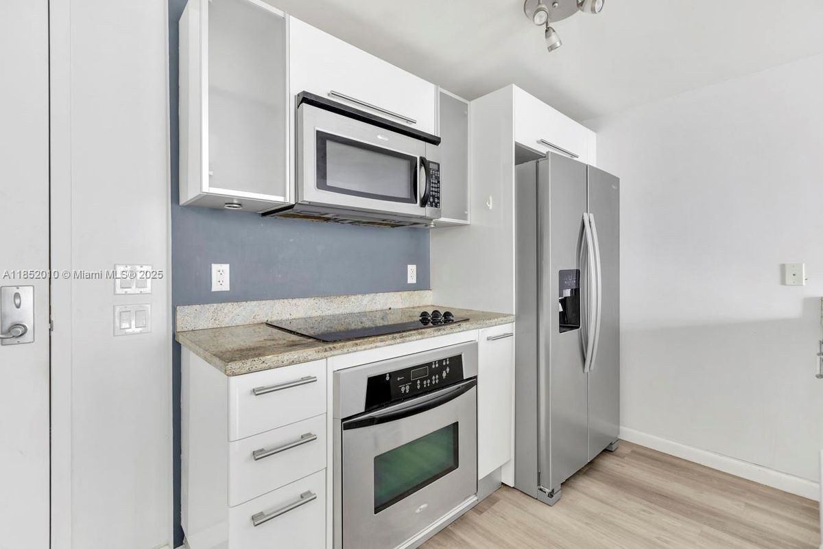 Foto del edificio - 185 SW 7th St