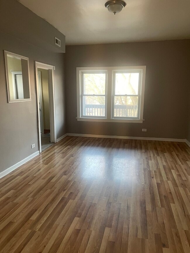 Foto del edificio - 7642 S Eggleston Ave