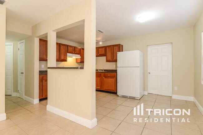 Foto del edificio - 10678 105th St