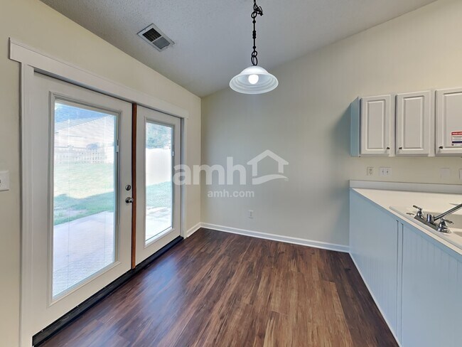 Foto del edificio - 1092 Chapel Creek Rd SW